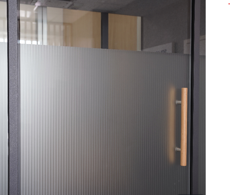 MAT VOGUE 12  - Film Design Décoratif lignes - 1.52m